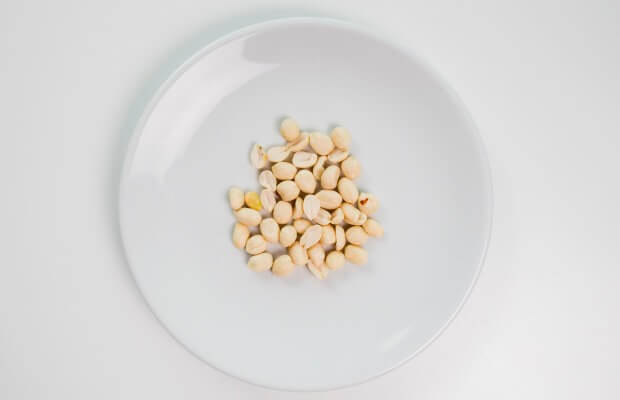 100 calories in unsalted peanuts